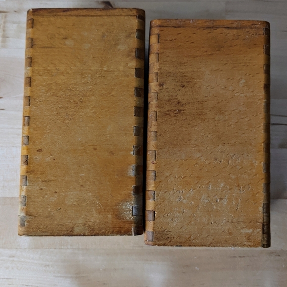 Vintage Wooden Salt and Pepper Shakers 5" - Picture 5 of 11